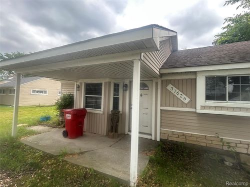 37626 S Groesbeck Hwy, Clinton Township, MI, 48036-2337 | Card Image