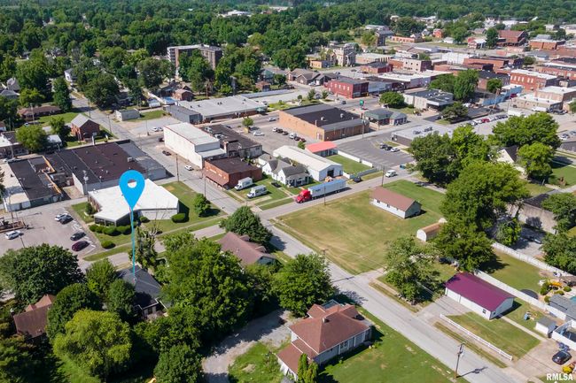 405 E Poplar St, House other with 4 bedrooms, 2 bathrooms and null parking in West Frankfort IL | Image 26
