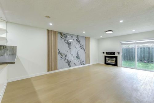 35-3030 Trethewey St, Abbotsford, BC, V2T4N2 | Card Image