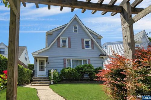 28 Sylvan Ave, Bergenfield, NJ, 07621-4410 | Card Image