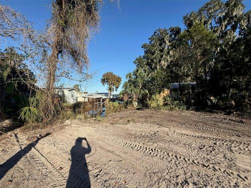 748 Cr 477a, Lake Panasoffkee, FL, 33538 | Card Image