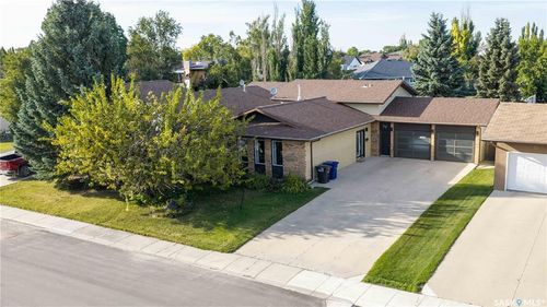 32 Barnes Crescent, Humboldt, SK, S0K2A0 | Card Image