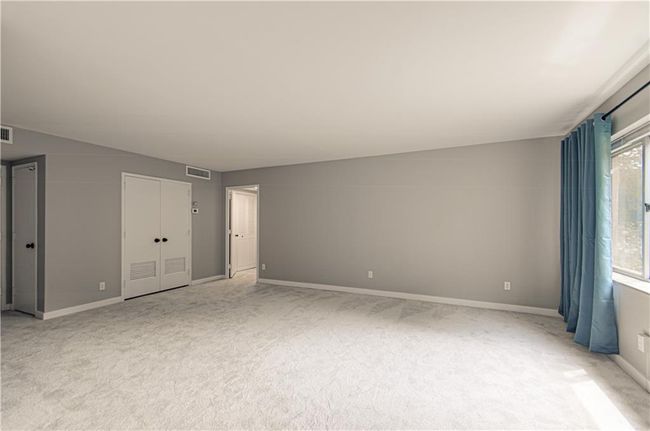 APT-210-211 - 4550 Warwick Blvd, Condo with 3 bedrooms, 3 bathrooms and null parking in Kansas City MO | Image 35
