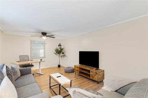 920 Vfw Dr, Stone Mountain, GA, 30083-3667 | Card Image