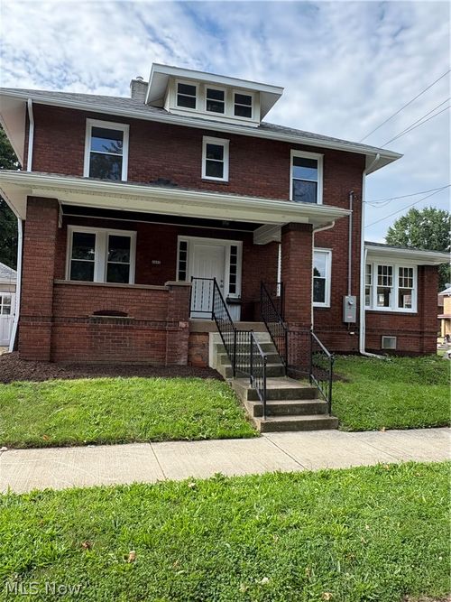 1207 Andrew Ave Ne, Massillon, OH, 44646-5832 | Card Image