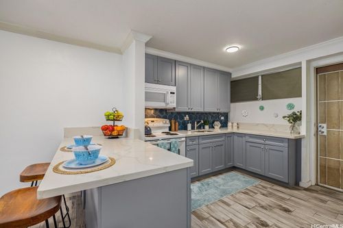 111-1423 Emerson St, Honolulu, HI, 96813-2128 | Card Image