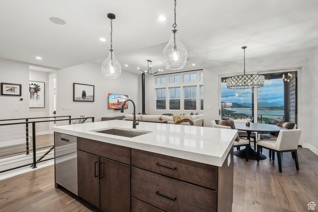 442 E Overlook Loop, Townhouse with 4 bedrooms, 5 bathrooms and 2 parking in Hideout UT | Image 8