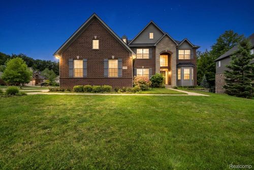 41761 Steinbeck Gln, Novi, MI, 48377-2871 | Card Image