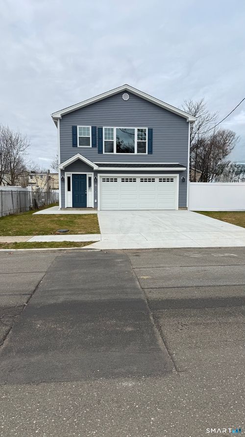 31 Hinman St, West Haven, CT, 06516-1633 | Card Image