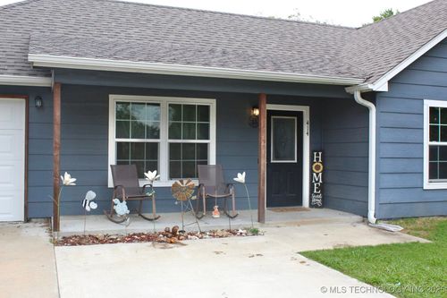 414 E Stacy Ave, Chouteau, OK, 74337-2927 | Card Image