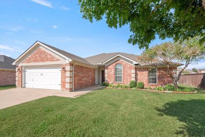 603 Manchester Drive, House other with 4 bedrooms, 2 bathrooms and null parking in Mansfield TX | Image 1