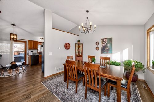 2810 Sw Glenbrooke Blvd, Ankeny, IA, 50023-9523 | Card Image