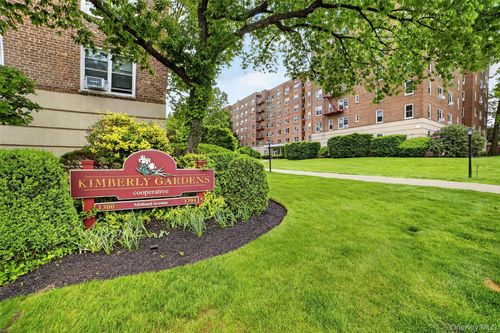 c78-1304 Midland Ave, Yonkers, NY, 10704-1445 | Card Image