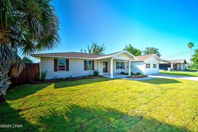 707 W 8th St Cir. Circle, House other with 4 bedrooms, 2 bathrooms and null parking in Lynn Haven FL | Image 3