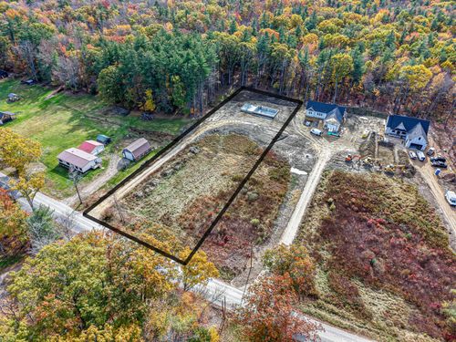 704 River Road, Eliot, ME, 03903 | Card Image