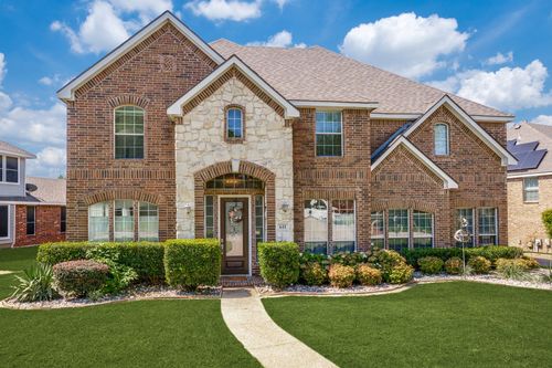 611 Creekwood Ln, Grand Prairie, TX, 75052-6694 | Card Image
