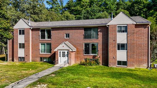 4-6 Brookside Dr, Exeter, NH, 03833-1647 | Card Image
