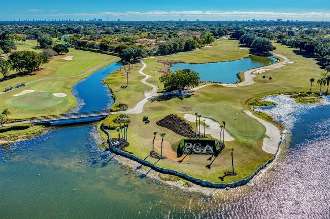 295 Old Meadow Way, Condo with 2 bedrooms, 2 bathrooms and null parking in Palm Beach Gardens FL | Image 35