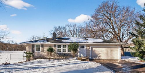 5330 Manitou Rd, Excelsior, MN, 55331-8560 | Card Image