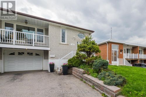 124 Edmonton Dr, North York, ON, M2J3X1 | Card Image