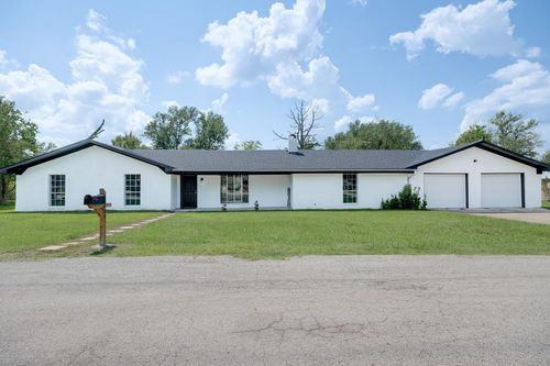 204 Lilly Dr, Elkhart, TX, 75839-7334 | Card Image