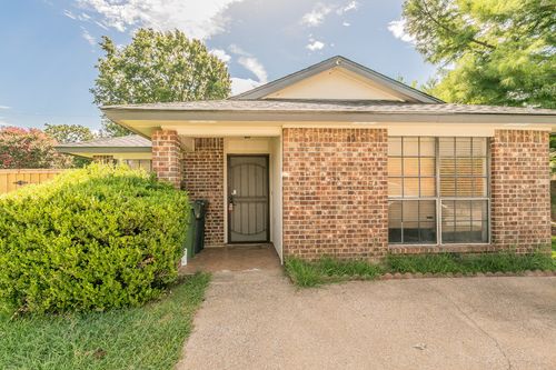 6109 Hott Springs Dr, Arlington, TX, 76001-5014 | Card Image