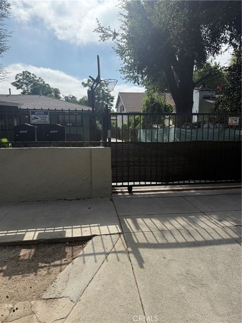 4450 Matilija Ave, Sherman Oaks, CA, 91423-4354 | Card Image