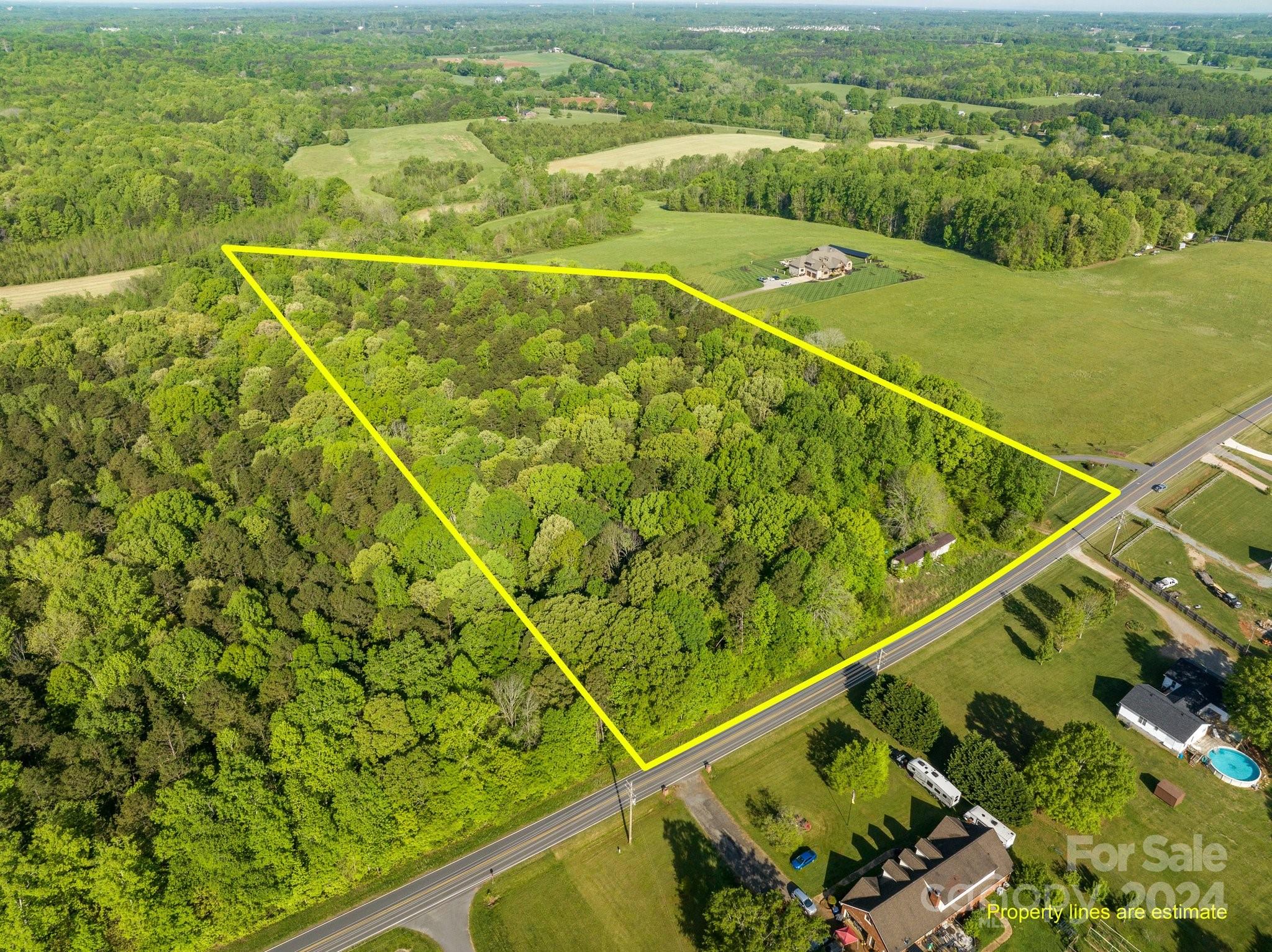 Rustic Rd, Mooresville, NC 28115