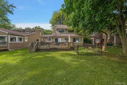 38292 Murdick Dr, New Baltimore, MI, 48047-4250 | Card Image