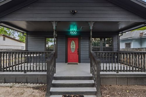 1300 Haskell St, Austin, TX, 78702-5328 | Card Image