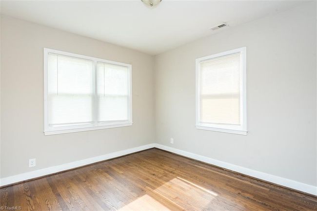 1011 W Wendover Ave, House other with 2 bedrooms, 2 bathrooms and null parking in Greensboro NC | Image 22
