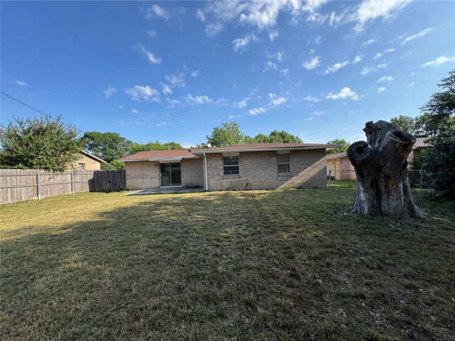 819 Wateka Way, House other with 3 bedrooms, 2 bathrooms and null parking in Richardson TX | Image 4