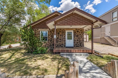12 W Columbus Ave, Flagstaff, AZ, 86001-3202 | Card Image