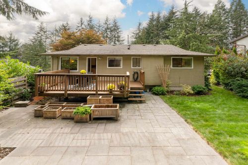 1271 Falcon Dr, Coquitlam, BC, V3E2C9 | Card Image