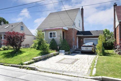 bachelor-39 Winston Park Boulevard, North York, ON, M3K1C1 | Card Image