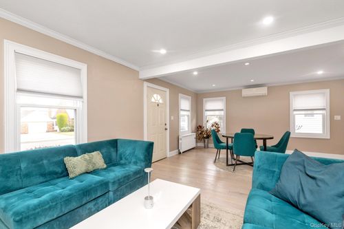 98 Ethel St, Valley Stream, NY, 11580-3145 | Card Image