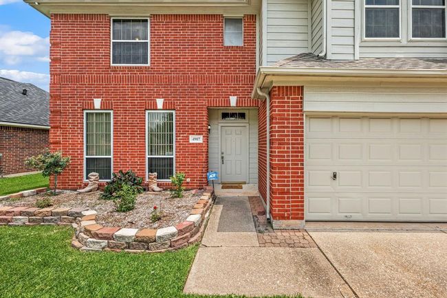 4907 Sienna Heights Ln, House other with 4 bedrooms, 3 bathrooms and 2 parking in Pasadena TX | Image 4