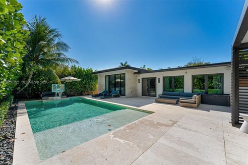 771 Fairway Dr, Miami Beach, FL, 33141-2421 | Card Image