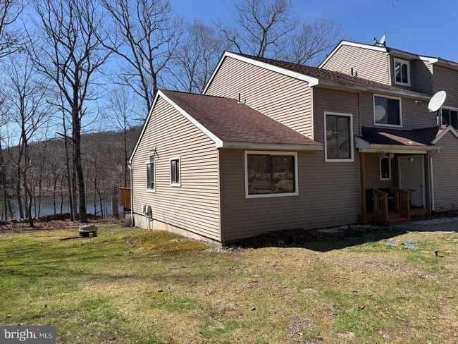 3301 Windermere Dr, Townhouse with 3 bedrooms, 2 bathrooms and null parking in Bushkill PA | Image 21