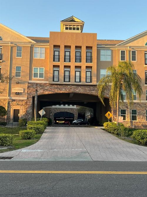 apt-2222-4221 W Spruce St, TAMPA, FL, 33607-7244 | Card Image