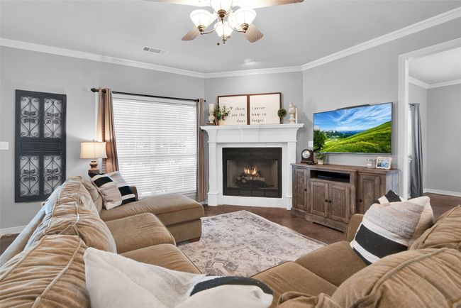 611 Clay Ln, House other with 4 bedrooms, 3 bathrooms and null parking in Sherman TX | Image 5
