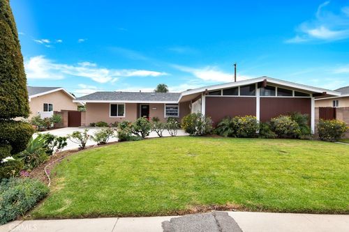 20410 Marilla St, Chatsworth, CA, 91311-5355 | Card Image