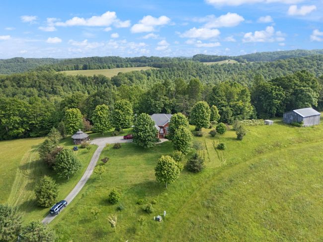 225 Hilltop Rd, Home with 3 bedrooms, 3 bathrooms and null parking in East Bernstadt KY | Image 72