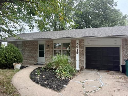 5921-5919-5921 Pflumm Rd, Shawnee, KS, 66216-1713 | Card Image