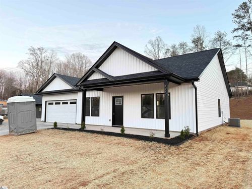 835 Campobello Gramling School Rd, Campobello, SC, 29322-8438 | Card Image