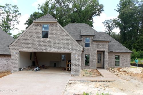 100 Emerald Breeze Dr, Jackson, TN, 38305-6947 | Card Image