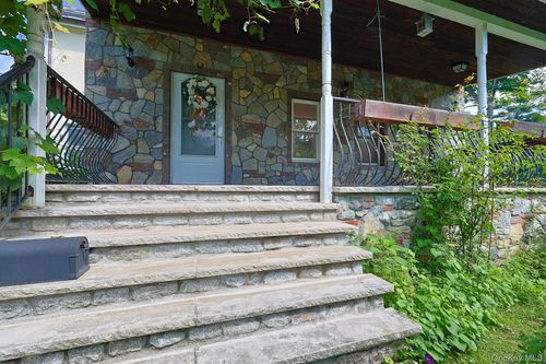 435-437 Oscawana Lake Rd, Putnam Valley, NY, 10579-2105 | Card Image
