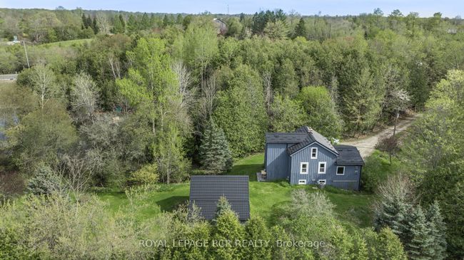 17329 Shaws Creek Rd, House other with 3 bedrooms, 2 bathrooms and 6 parking in Belfountain ON | Image 42