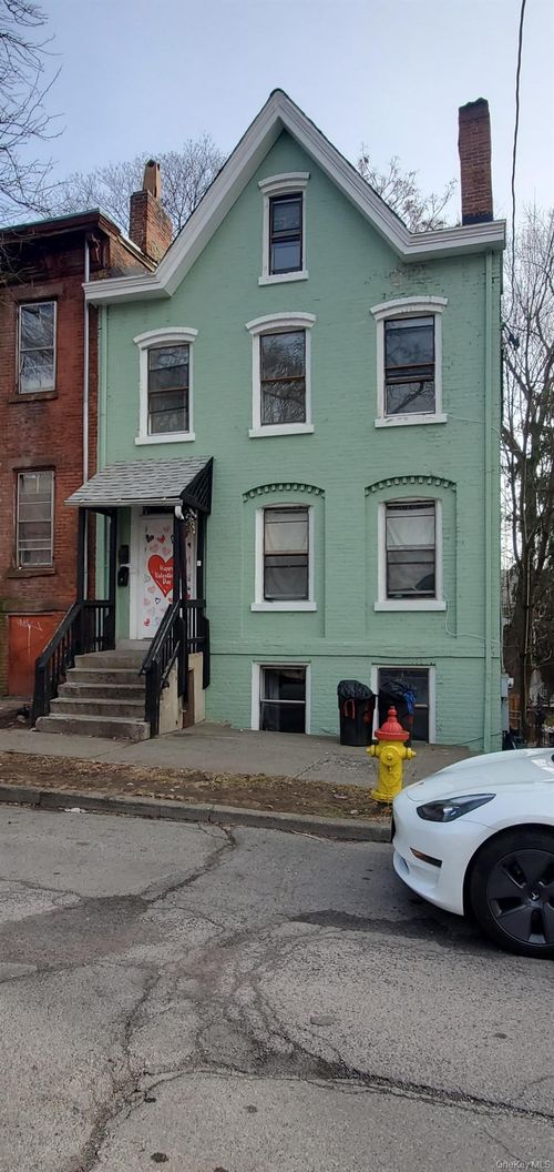 150 Johnston St, Newburgh, NY, 12550-4524 | Card Image