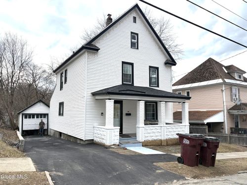 72 Park St, Gloversville, NY, 12078-4518 | Card Image